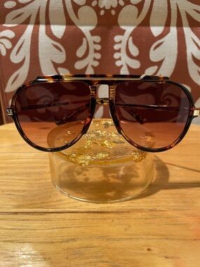 Tortoise Shell Aviator Sunglasses